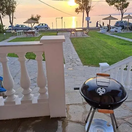 Dimitra's Family 1 Tatil Evi *